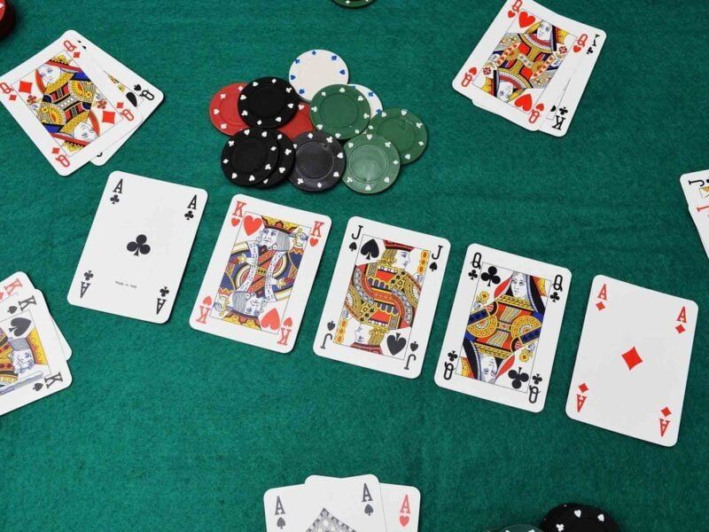 The advantages of playing on a reputable idn poker site