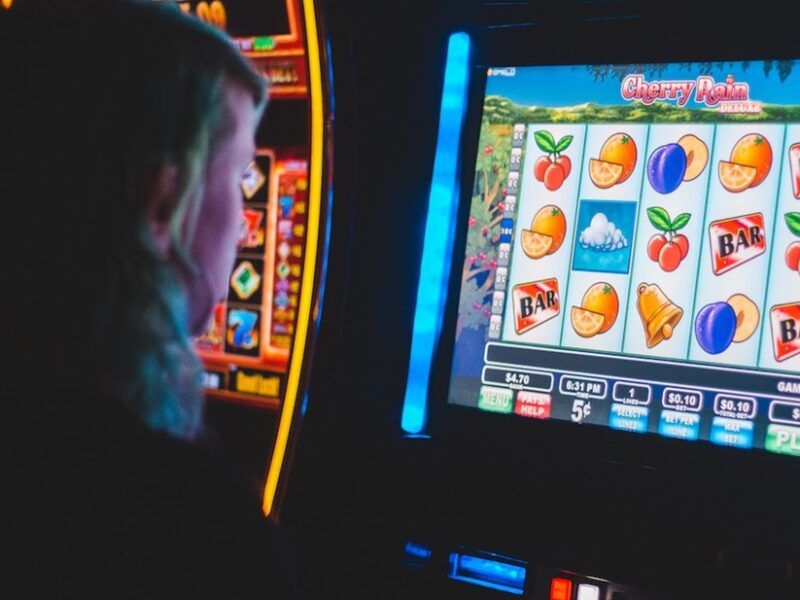 A Journey Through the Evolution of Online Slots: Unveiling the History of a Digital Casino Sensation