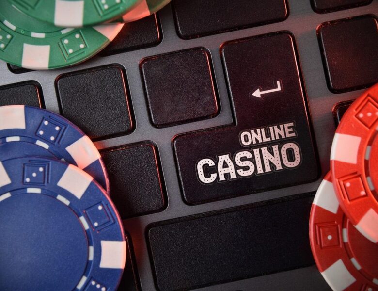 When can online slot respin features retrigger during gameplay?