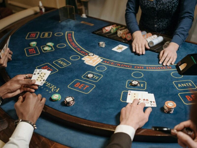 How many crypto casinos are based in Curacao, operating legally?